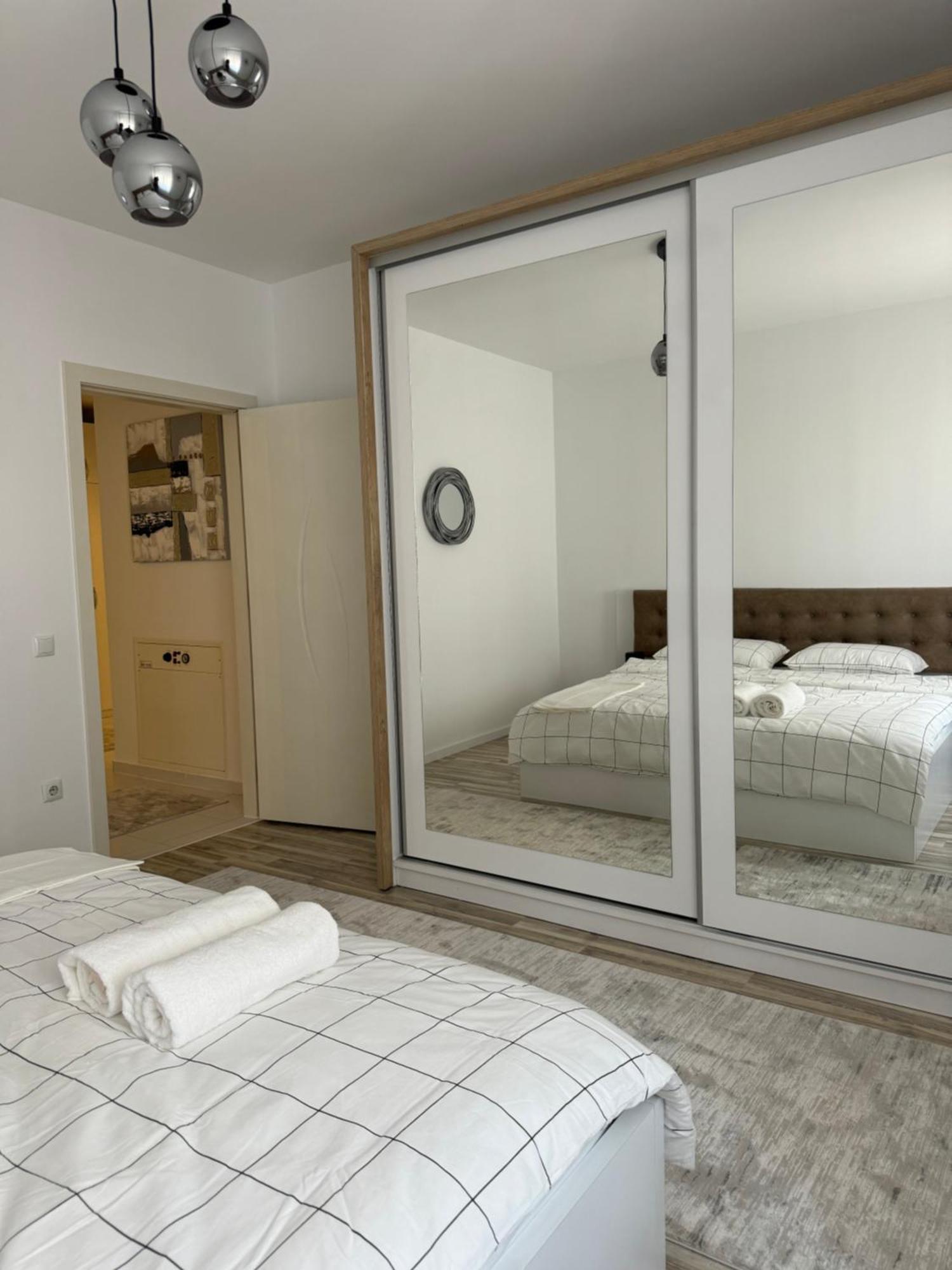 Penthouse Exclusive Apartment Prishtinë Ngoại thất bức ảnh